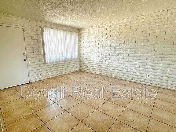 5th image of 8107 W Earll Dr