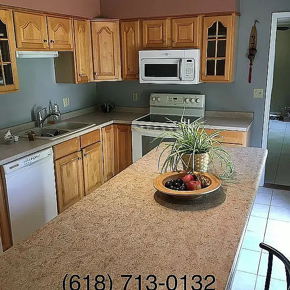 3 bed, 1.5 bath, 1332 sqft, $1,625 — Photo 3