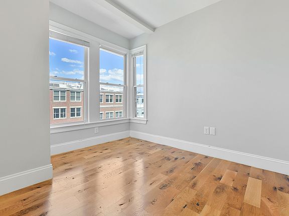 2nd image of 155 Chelsea St APT 1