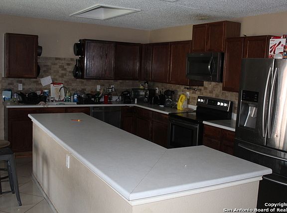 4th image of 8134 Cantura Mls