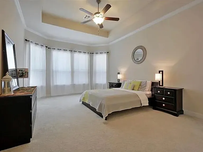 2405 Erica Kaitlin Ln — Photo 6