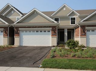 10748 Clocktower Dr, La Grange Highlands, IL 60525