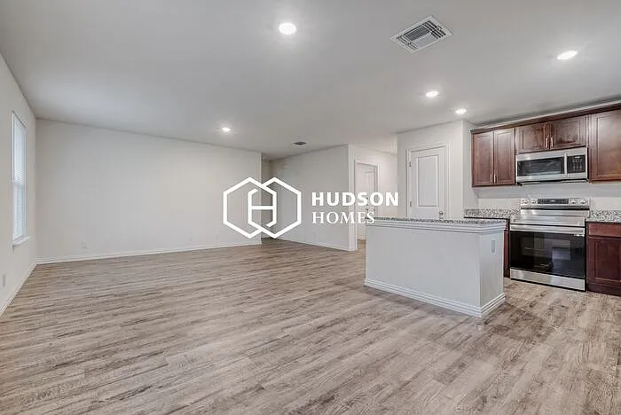 772 Mitchell Ave — Photo 4