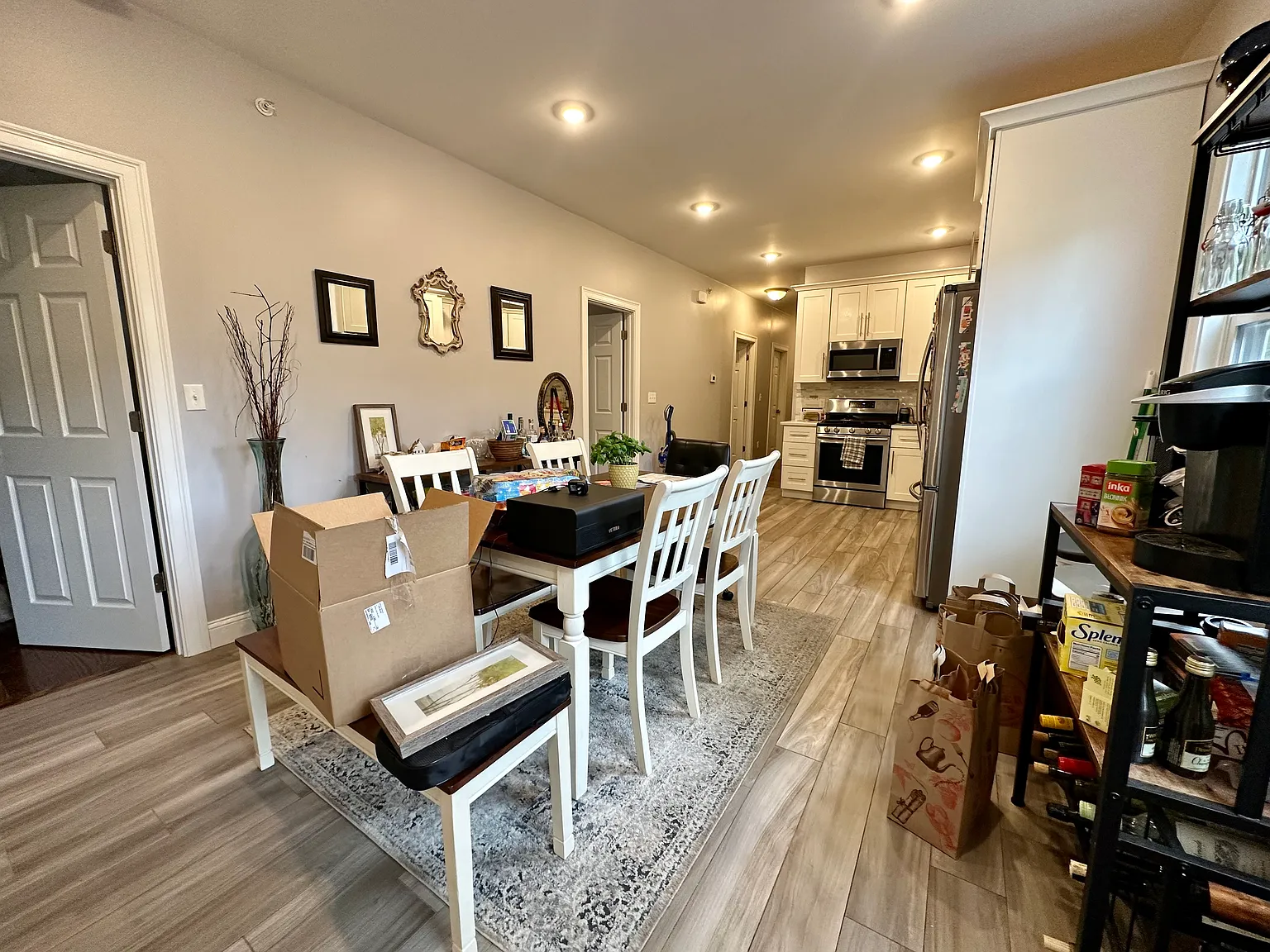 4 bed, 1500 sqft, $4,800 — Photo 2