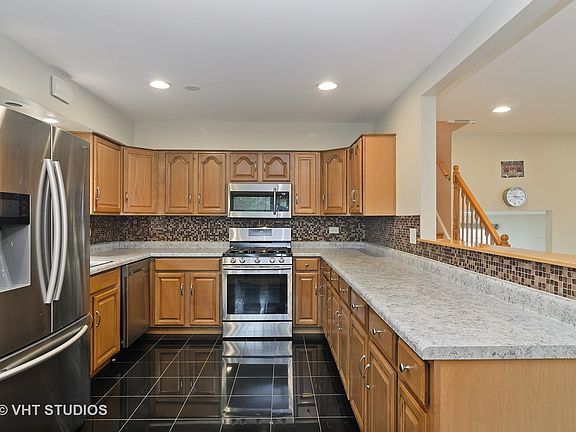 4th image of 8825 Crawford Ave