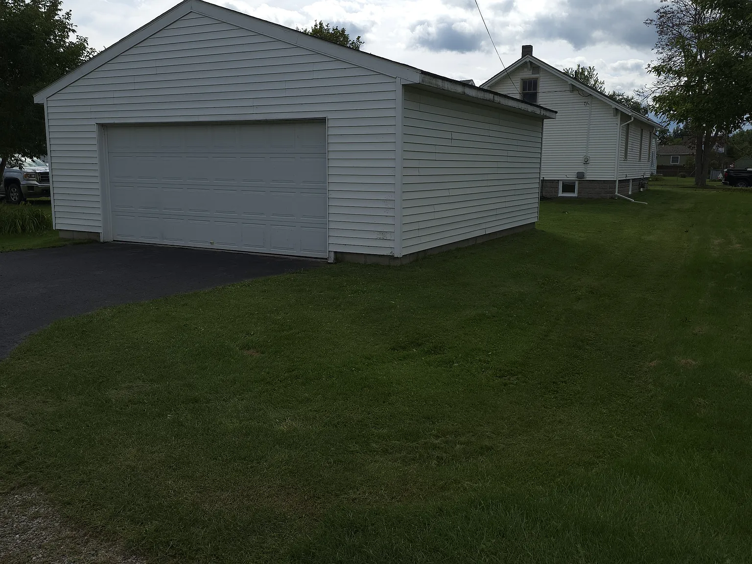 303 W Bosley St — Photo 2