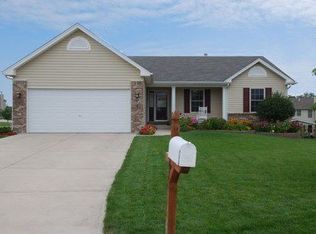 42 Homefield Commons Ct, O'Fallon, MO 63366