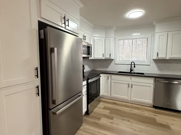 214 Madison Ave, Florence, AL 35630