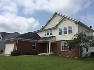770 N Overlook Cir, Round Lake, IL