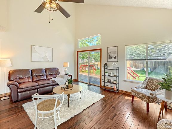 5th image of 2324 Meadows Lane