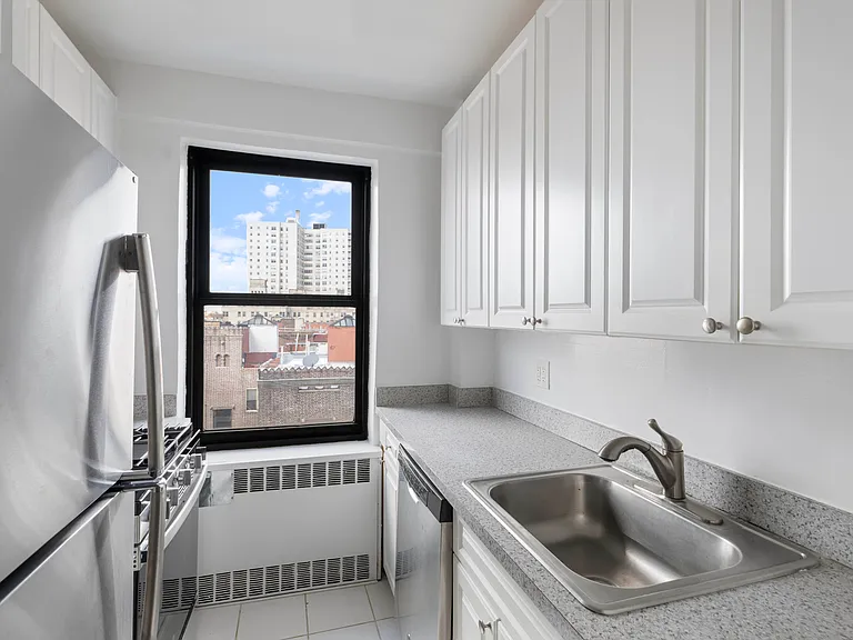 930 Grand Concourse #9J — Photo 9