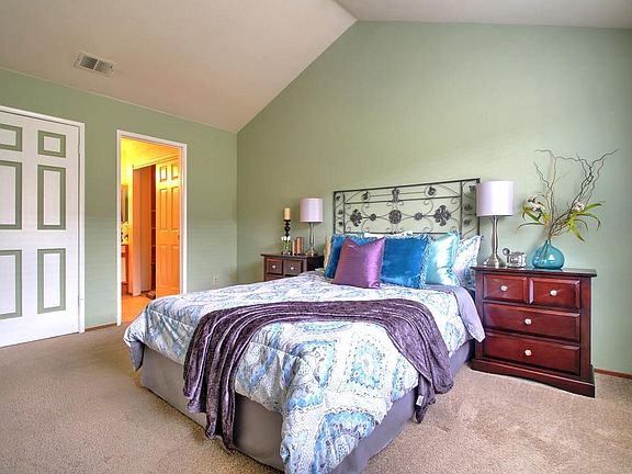 3rd image of 1716 Flickinger Ct