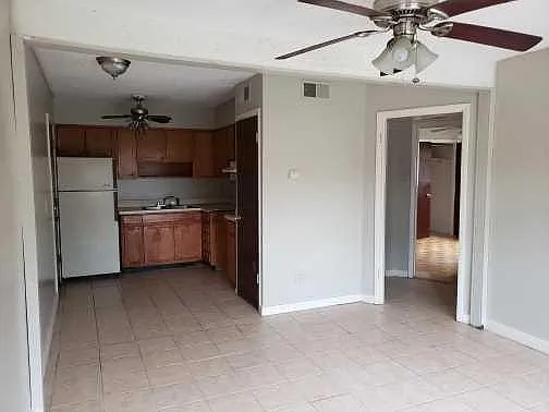 30 N Idlewild St #201 — Photo 4