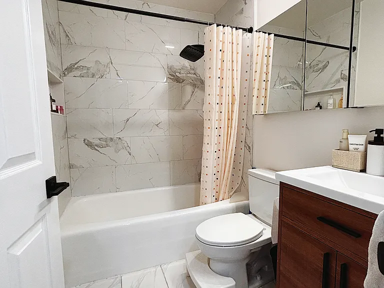 240-52 Oak Park Dr — Photo 7