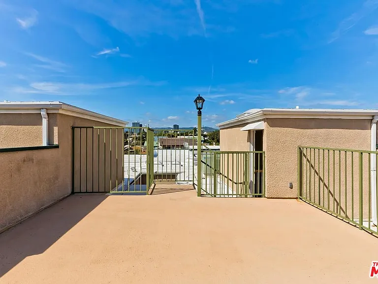11603 Mississippi Ave — Photo 34