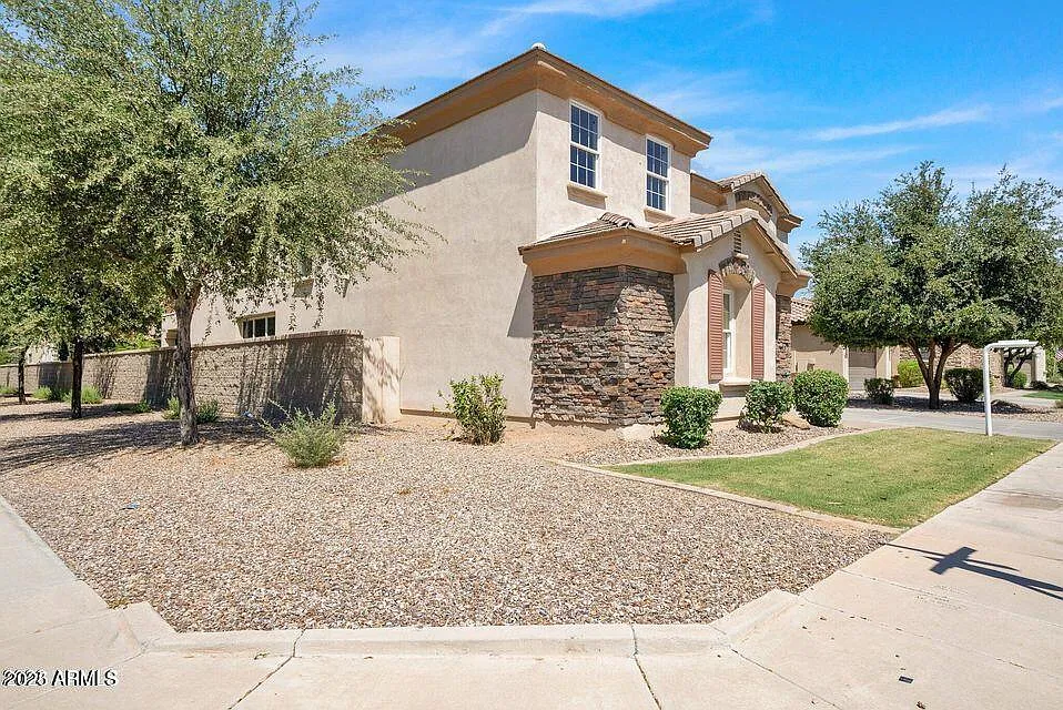 5 bed, 4602 sqft, $4,100 — Photo 4