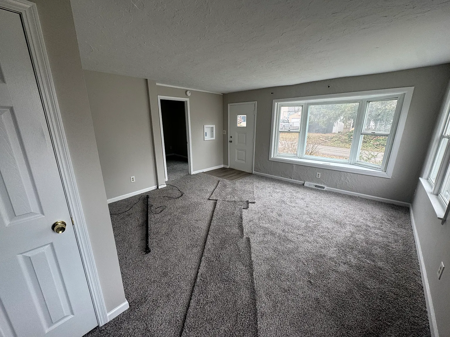 3 bed, 1100 sqft, $1,800 — Photo 3