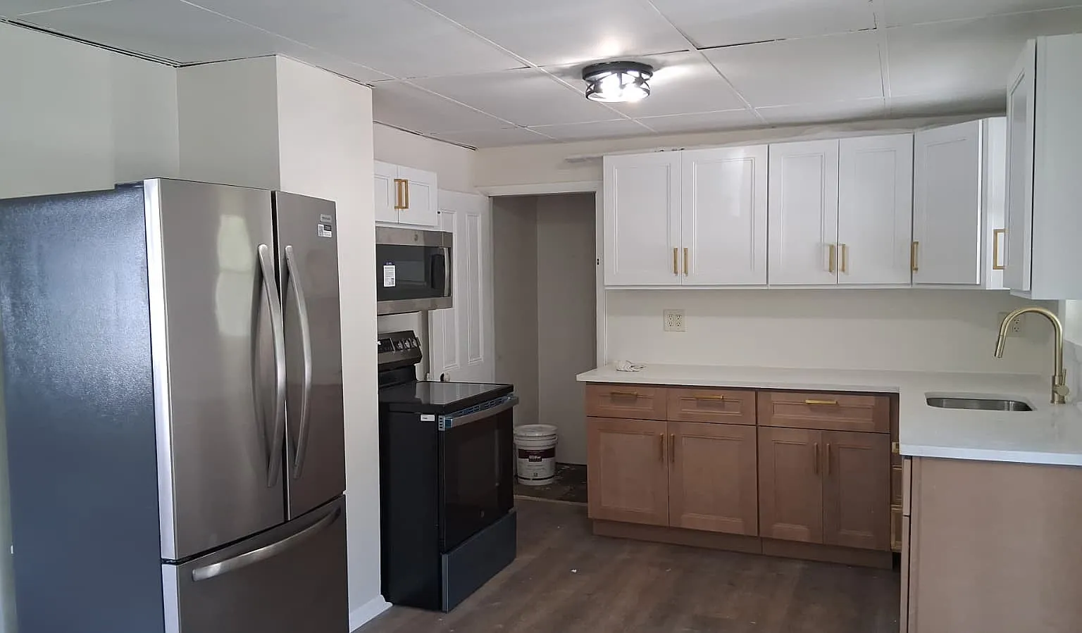 3 bed, 1100 sqft, $2,300 — Photo 4
