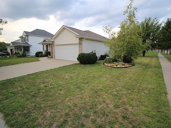 3rd image of 1100 W Harvest Dr