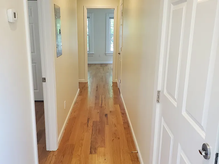 8 Edwards St — Photo 4