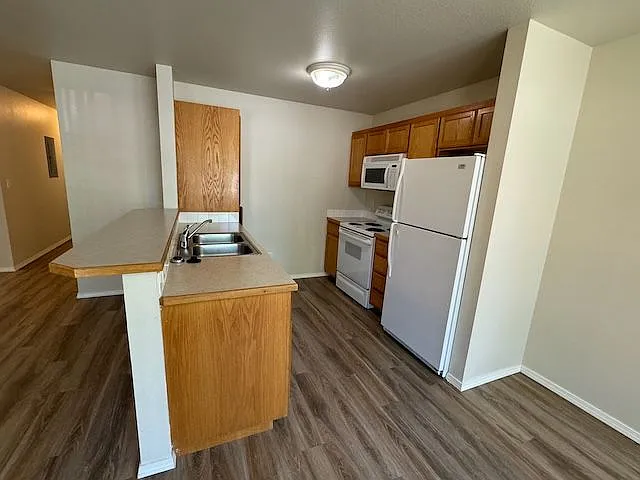 158 N Seafury Ln #101 — Photo 2