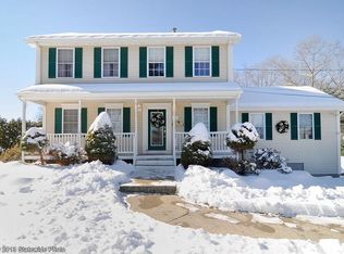 48 Howard Ave, Scituate, RI 02831