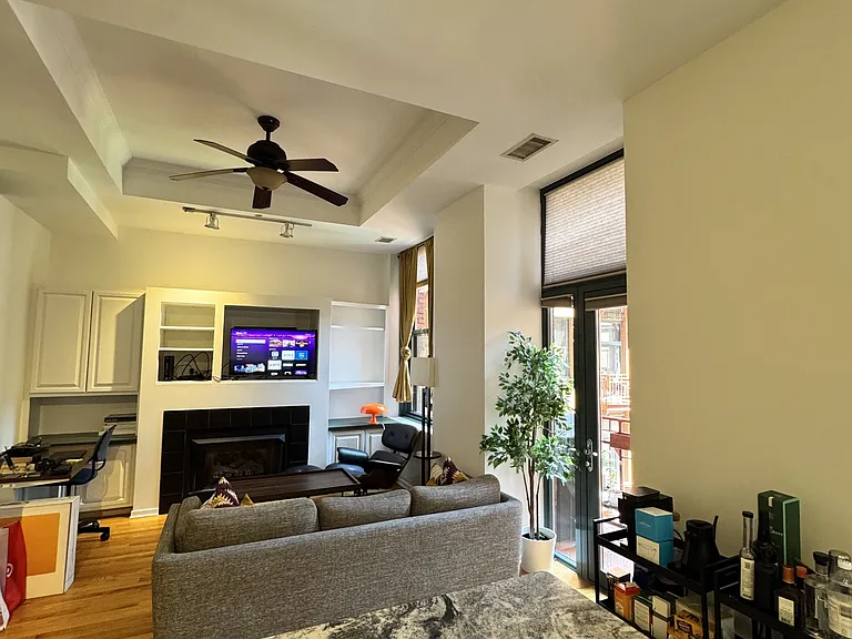 208 W Washington St #1208 — Photo 4