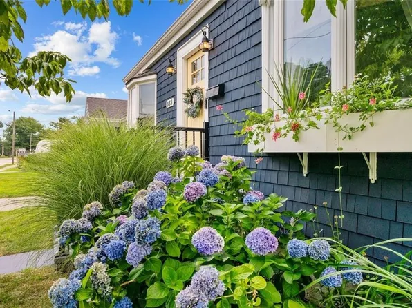 333 Norwood Ave, Warwick, RI 02888