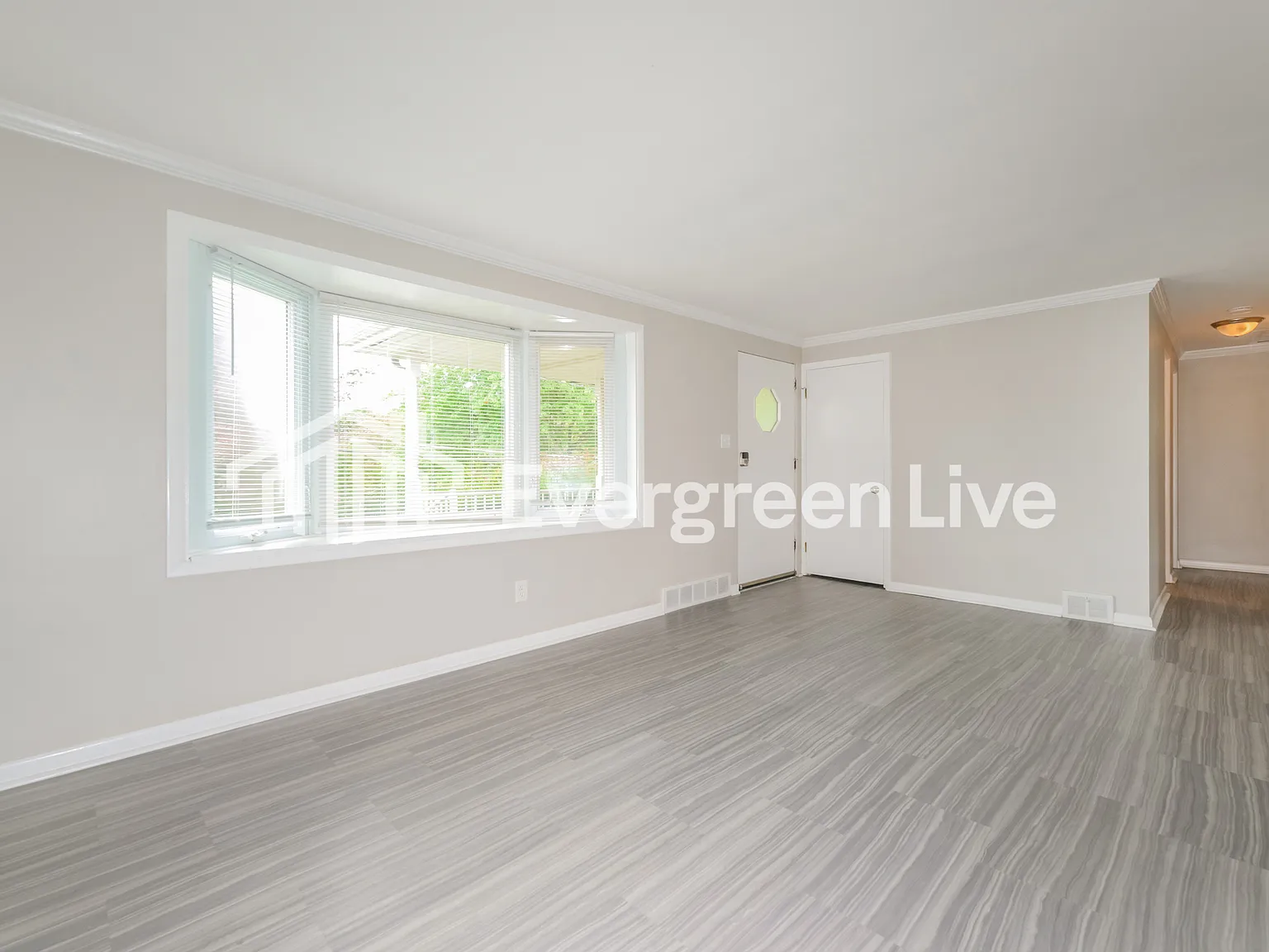 3 bed, 2.0 bath, 1096 sqft, $1,795 — Photo 4