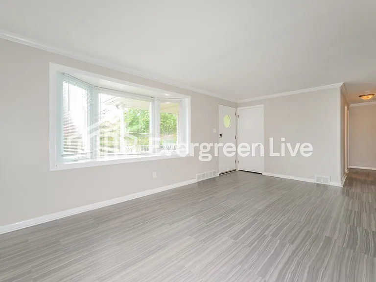 4709 Lolly Dr — Photo 4