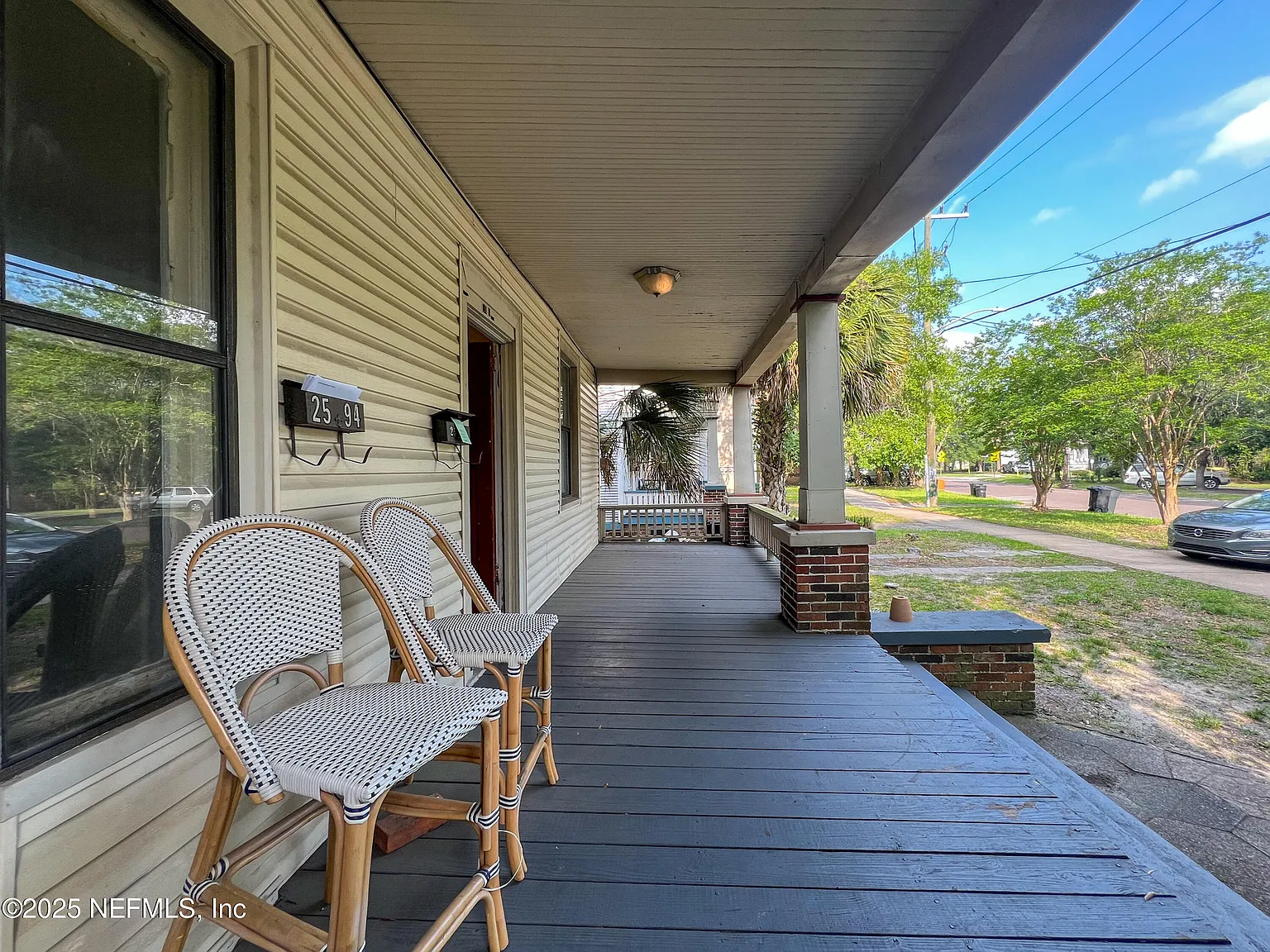 2 bed, 1.0 bath, 1200 sqft, $1,425 — Photo 2