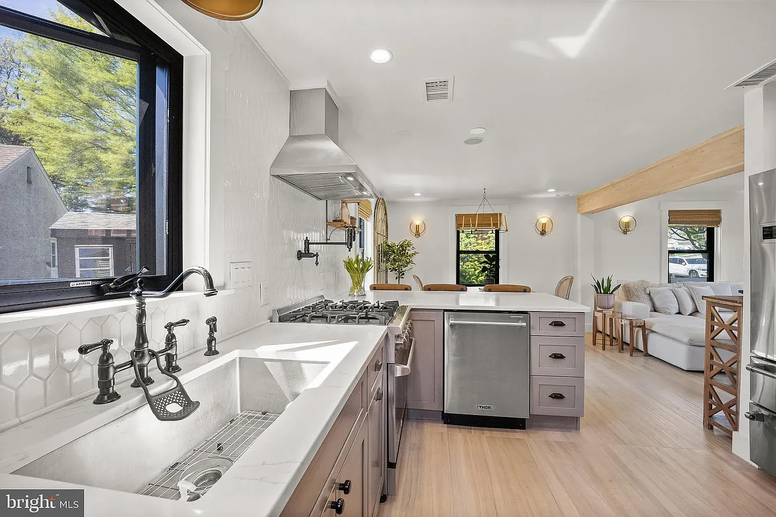 3 bed, 1.5 bath, 1500 sqft, $3,400 — Photo 3