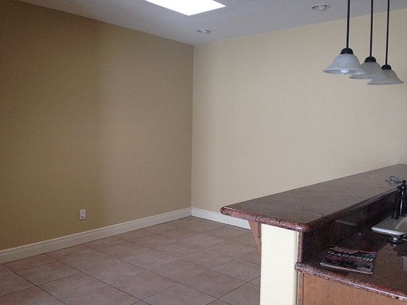 2nd image of 608 E Sandyhills Ave