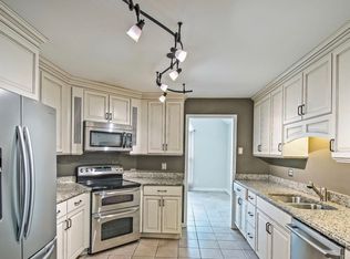 931 Rossview Rd, Clarksville, TN 37043