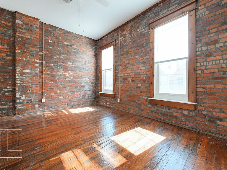 880 Hamlet St. — Photo 14