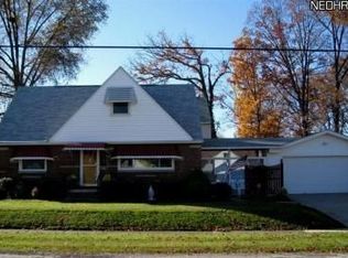 2808 Elmwood St, Cuyahoga Falls, OH 44221