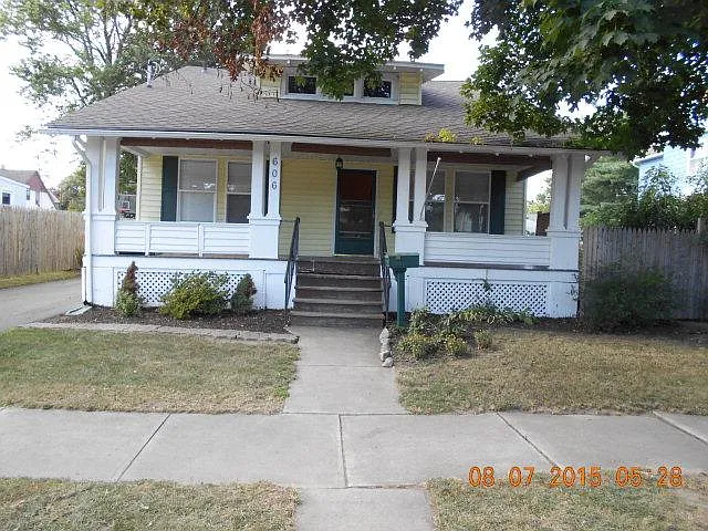 606 Dubois St photo 1