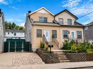 44 Parker St, Staten Island, NY 10307