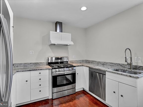 4th image of 5608 Ottawa Rd