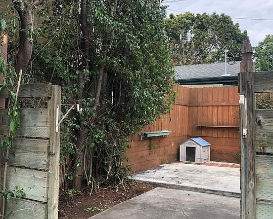 3rd image of 2710 Sawtelle Blvd