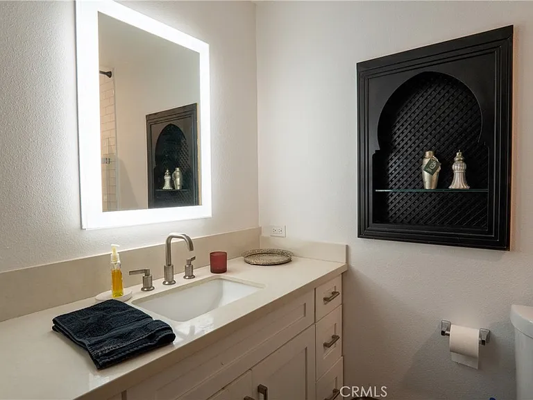 1304 E Carleton Ave — Photo 15
