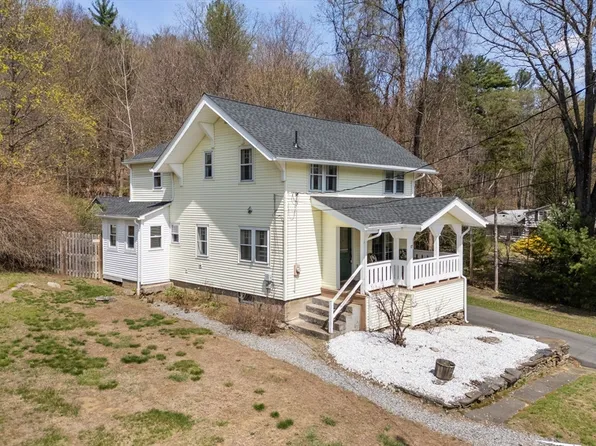 87 Highland Ave, Russell, MA 01071