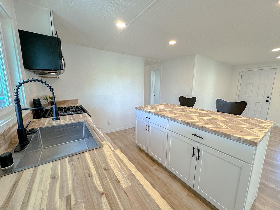 1st image of 5813 Eureka Ln #102