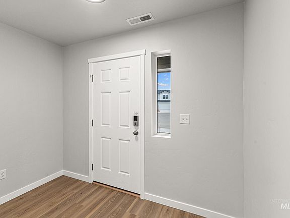 2nd image of 13723 Inman Ct