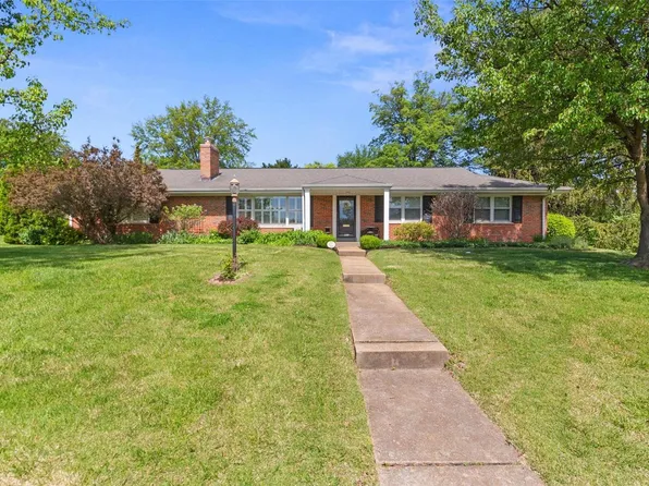 801 Renderer Dr, Saint Louis, MO 63122