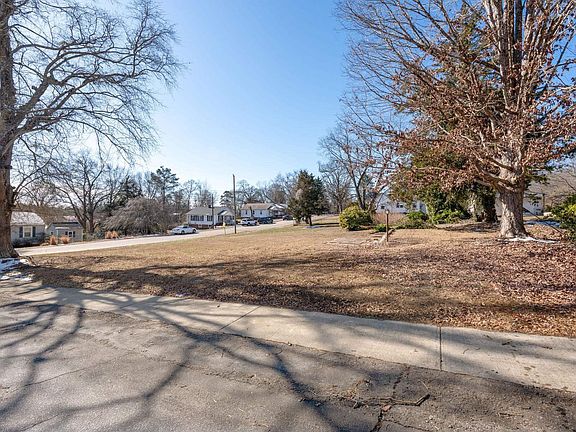 2nd image of 320 S Catherine St