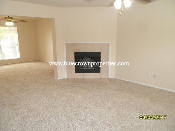 4th image of 200 Charleston Dr