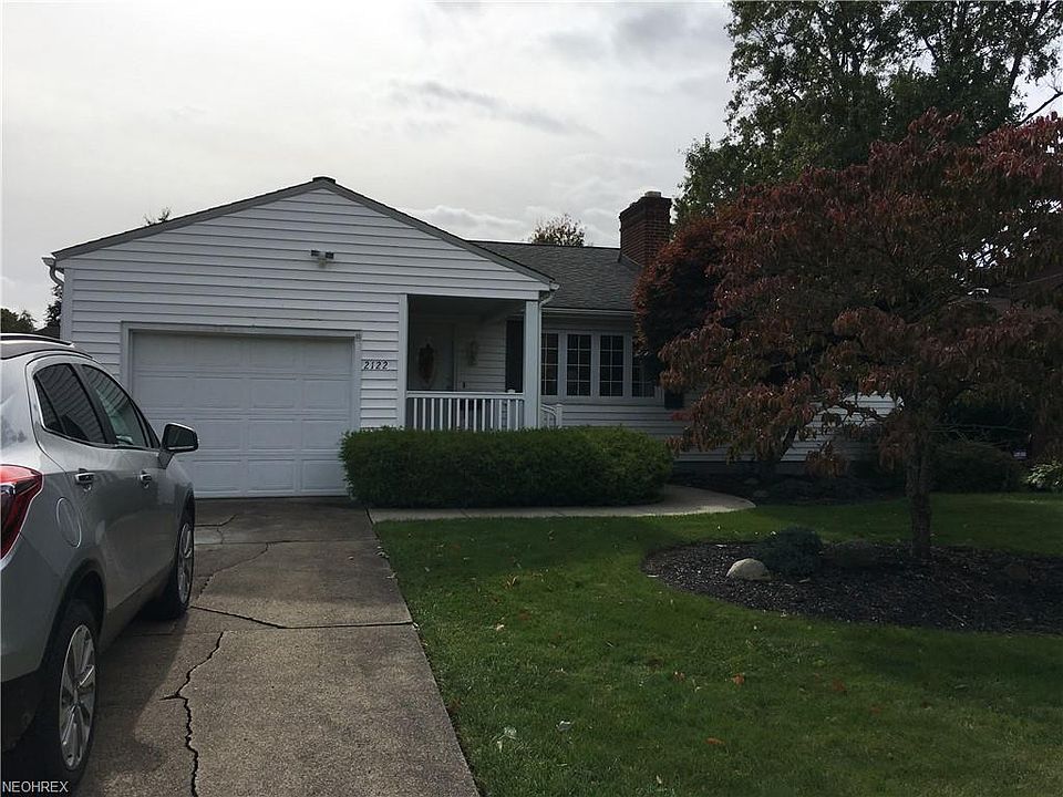 2nd image of 2122 Mary Dr NE