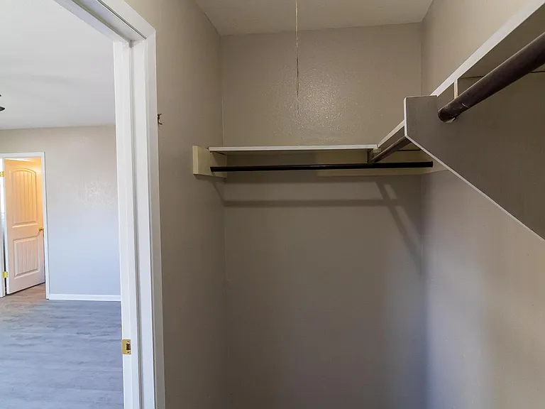 2245 Brighton Dr — Photo 17