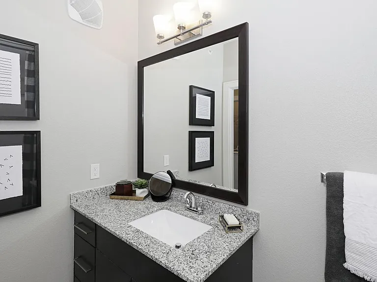 9123 Crescent Clover Dr — Photo 17